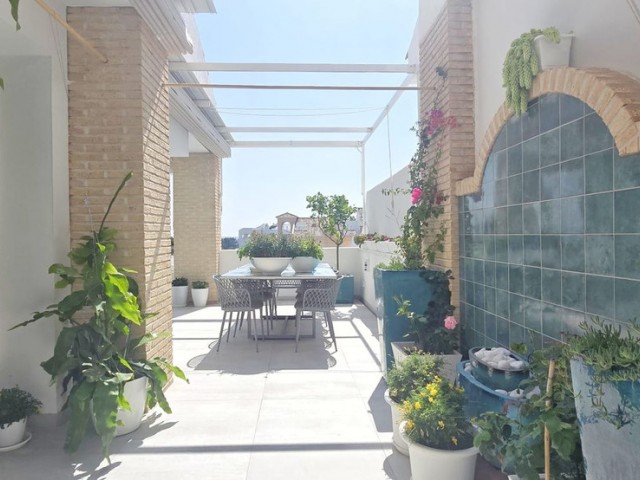 Villa con 4 Dormitorios  en Benalmadena Pueblo