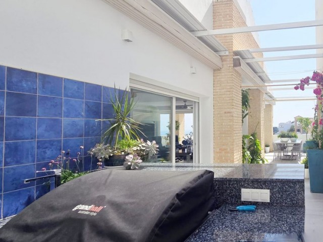 Villa con 4 Dormitorios  en Benalmadena Pueblo