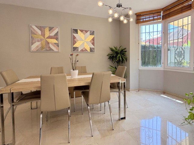3 Slaapkamer Rijtjeshuis in Estepona