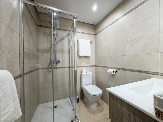 Apartamento con 2 Dormitorios  en Puerto de Cabopino