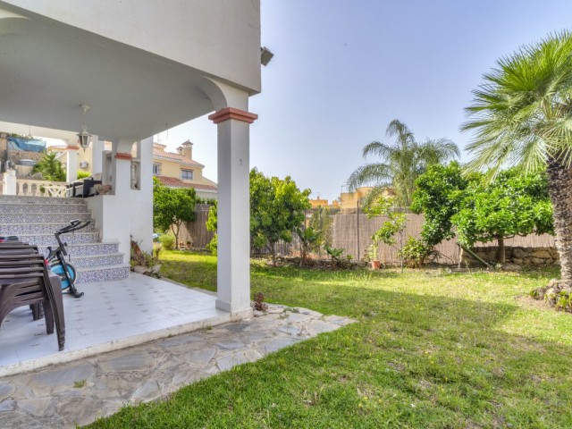 Villa con 5 Dormitorios  en Marbella