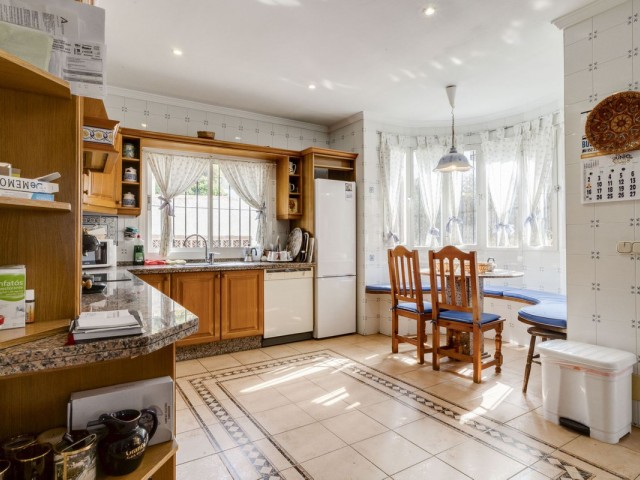 Villa con 5 Dormitorios  en Marbella