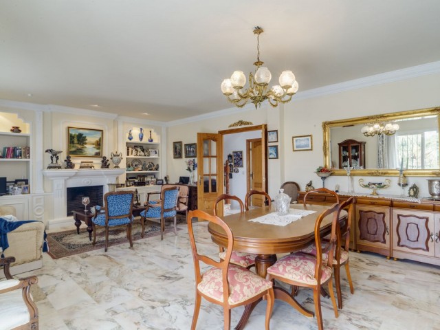 Villa con 5 Dormitorios  en Marbella
