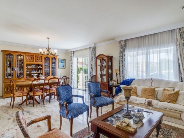 Villa con 5 Dormitorios  en Marbella