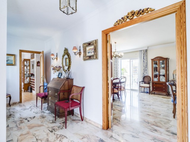 Villa con 5 Dormitorios  en Marbella