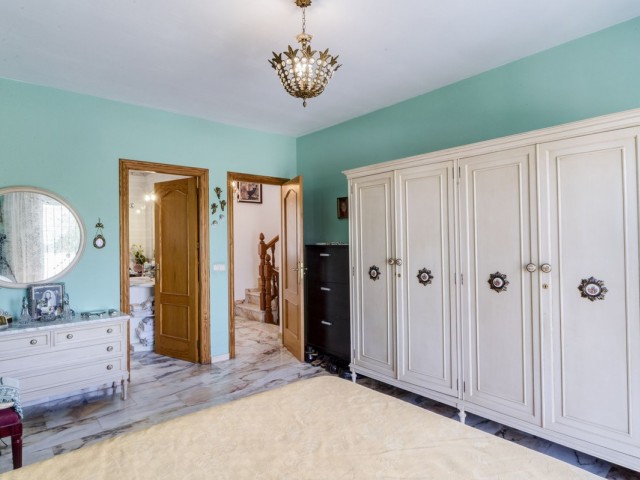 Villa con 5 Dormitorios  en Marbella
