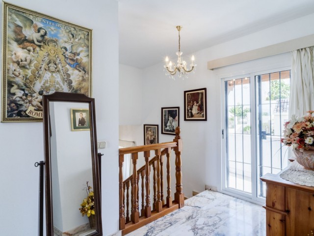 Villa con 5 Dormitorios  en Marbella
