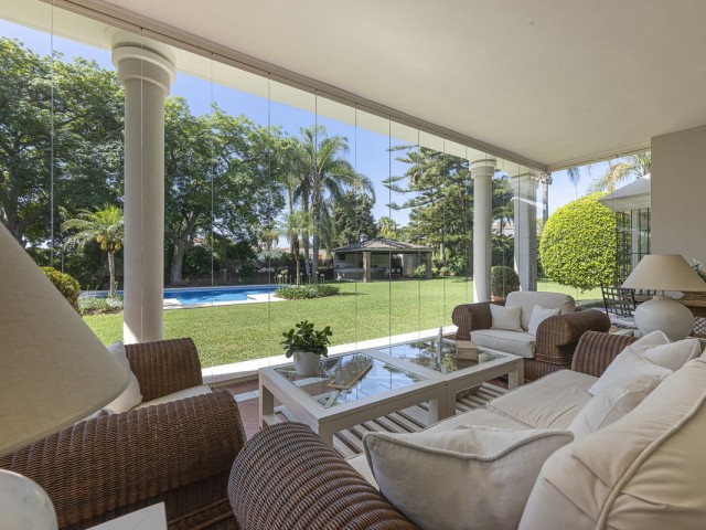 4 Bedrooms Villa in Guadalmina Alta