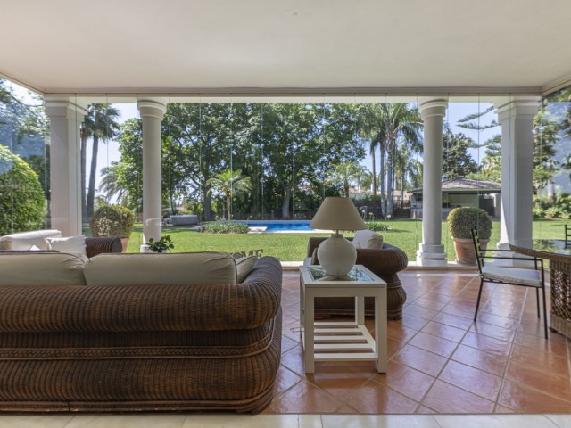 4 Bedrooms Villa in Guadalmina Alta