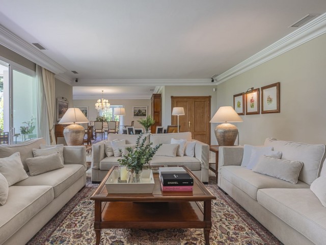 4 Bedrooms Villa in Guadalmina Alta