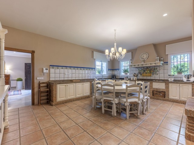 4 Bedrooms Villa in Guadalmina Alta