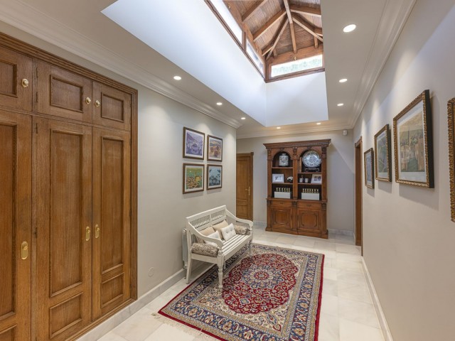 4 Bedrooms Villa in Guadalmina Alta