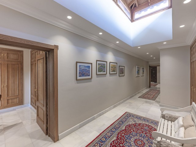 4 Bedrooms Villa in Guadalmina Alta