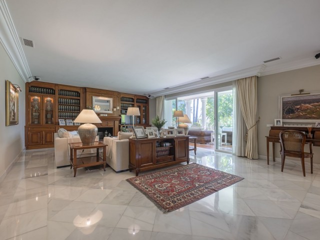 4 Bedrooms Villa in Guadalmina Alta