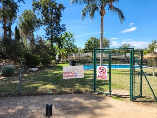 Apartamento con 2 Dormitorios  en Torrequebrada