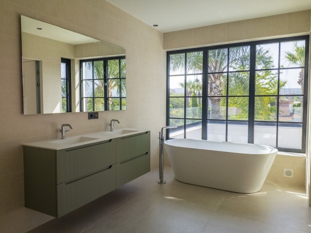 3 Bedrooms Villa in Sotogrande