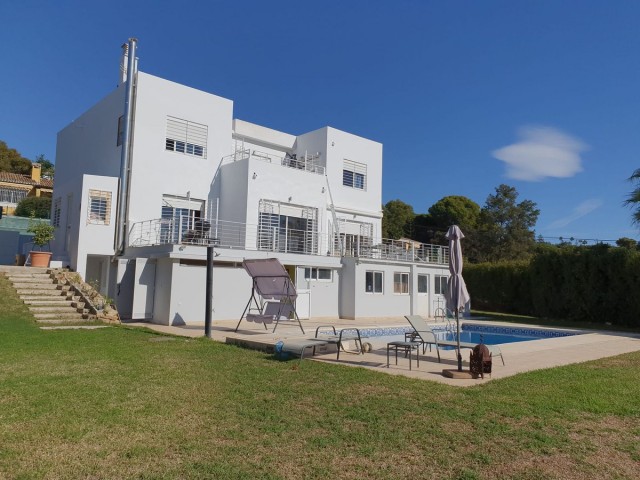 Villa avec 7 Chambres  à Elviria