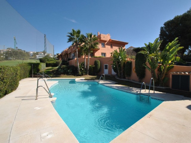 Maison mitoyenne, Artola, R5072410