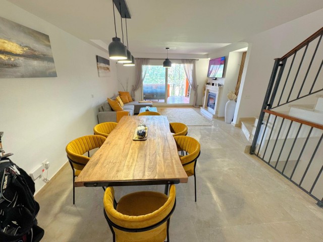 5 Schlafzimmer Reihenhaus in Artola