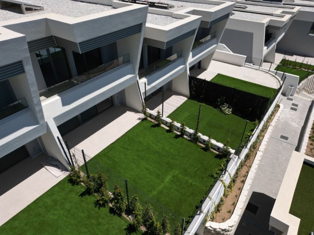 3 Slaapkamer Rijtjeshuis in El Chaparral