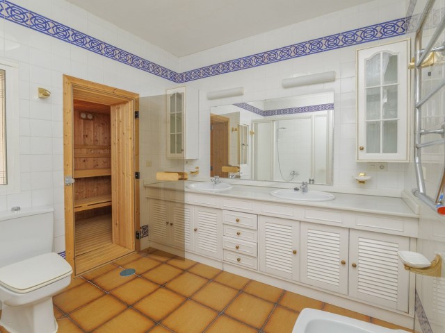 3 Bedrooms Villa in Marbella