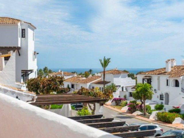 2 Bedrooms Townhouse in Marbella