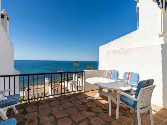 2 Bedrooms Apartment in Calahonda