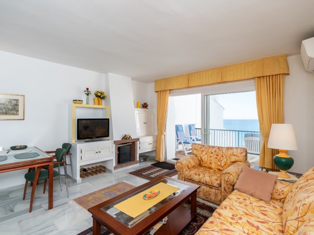 2 Bedrooms Apartment in Calahonda