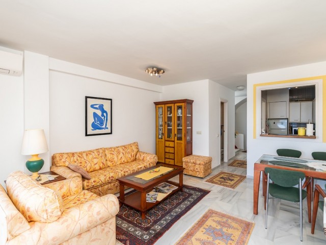 2 Bedrooms Apartment in Calahonda