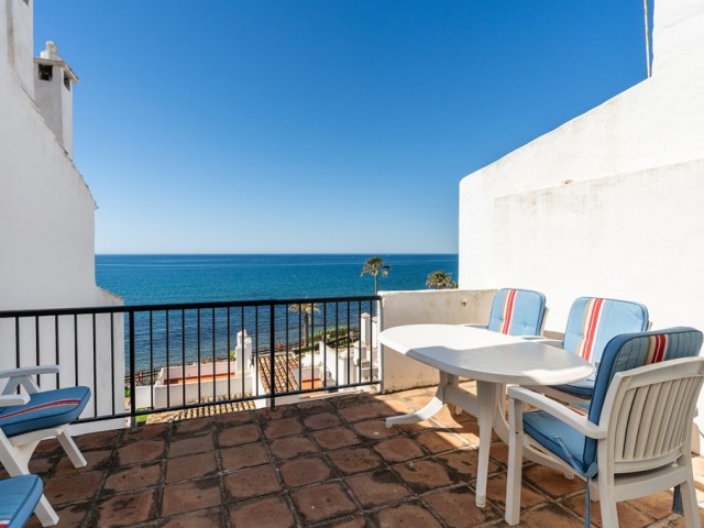 2 Bedrooms Apartment in Calahonda