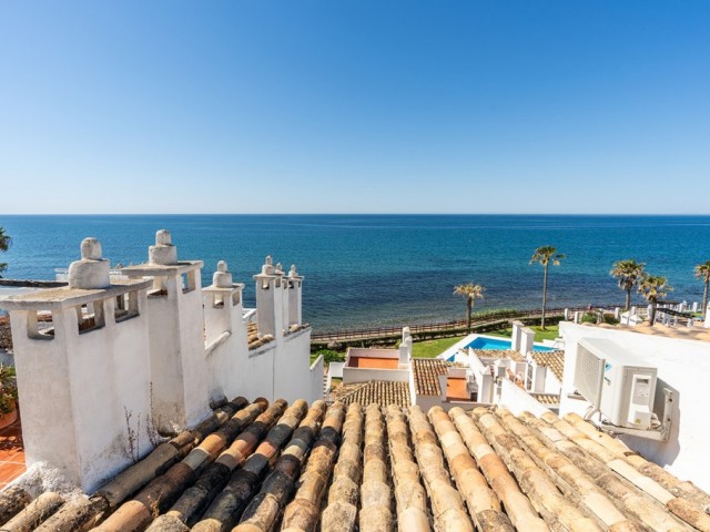 2 Bedrooms Apartment in Calahonda