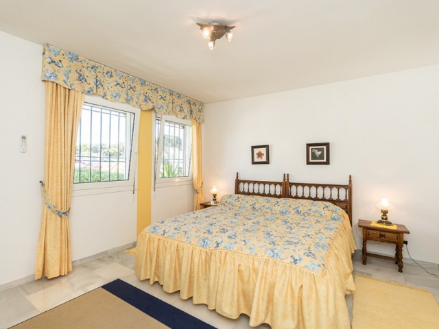 2 Bedrooms Apartment in Calahonda