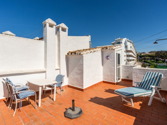 2 Bedrooms Apartment in Calahonda