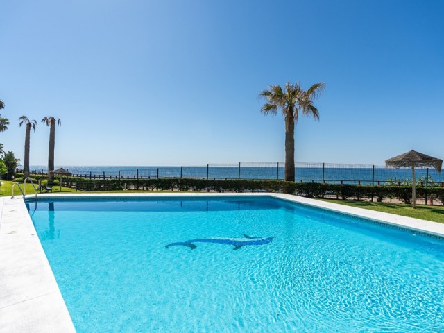 2 Bedrooms Apartment in Calahonda