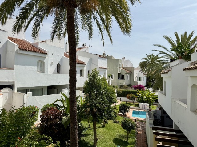 3 Bedrooms Townhouse in Nueva Andalucía