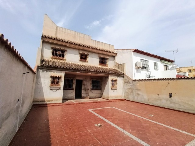 5 Bedrooms Townhouse in Fuengirola