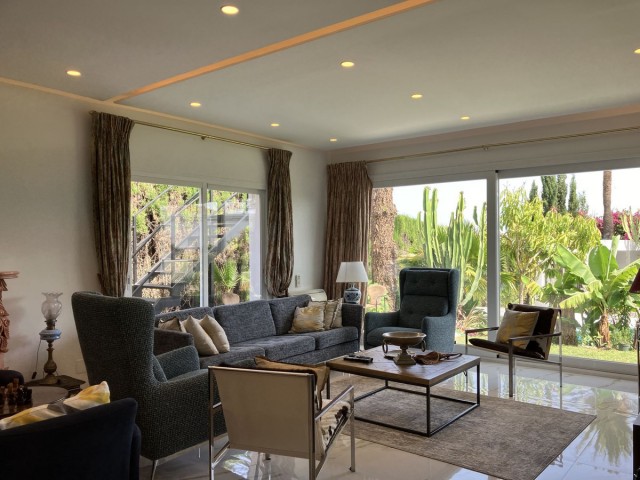 6 Makuuhuoneen Huvila Puerto Banús