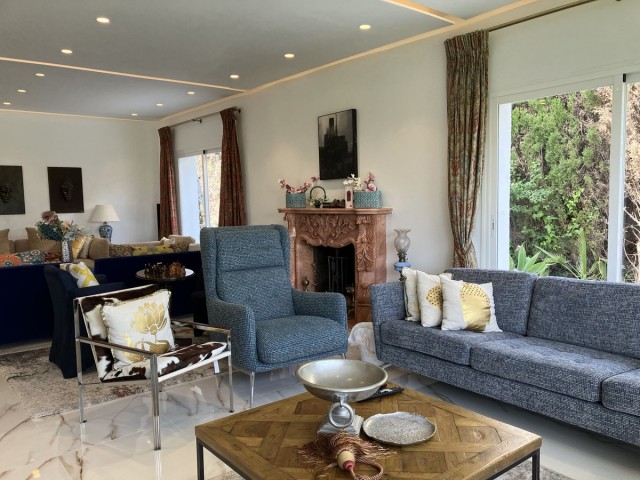 6 Makuuhuoneen Huvila Puerto Banús