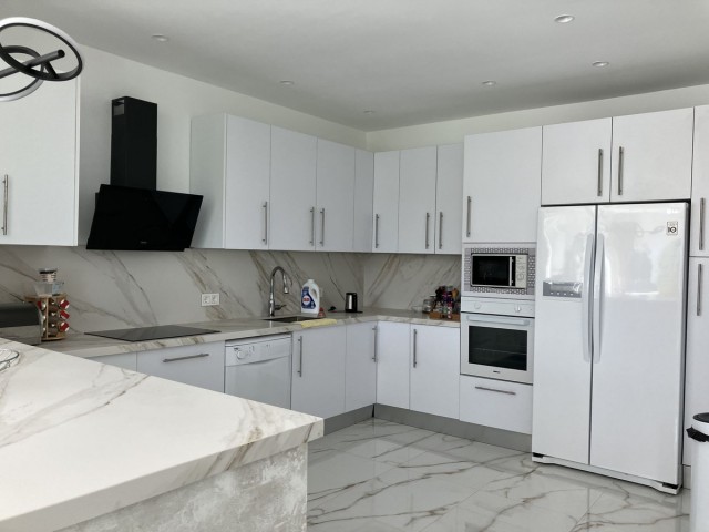 6 Makuuhuoneen Huvila Puerto Banús