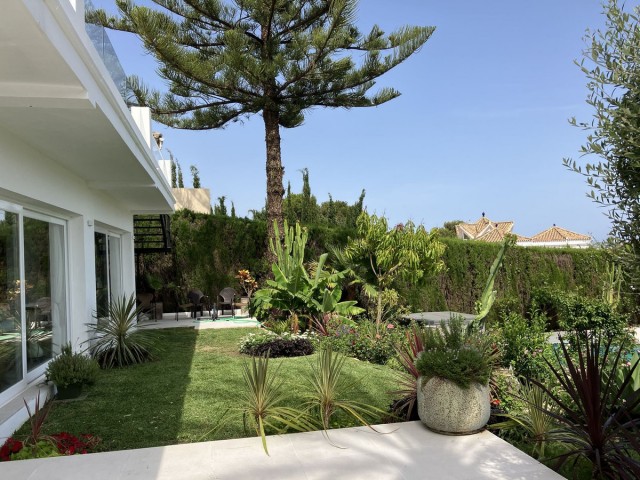6 Makuuhuoneen Huvila Puerto Banús