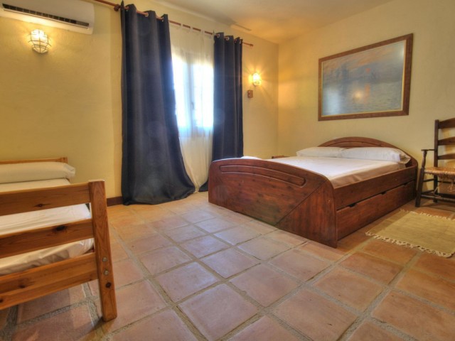 Villa con 4 Dormitorios  en Entrerrios