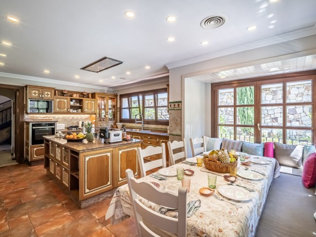 Villa con 7 Dormitorios  en Bahía de Marbella