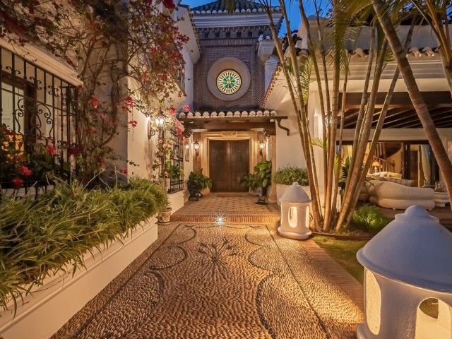 Villa con 7 Dormitorios  en Bahía de Marbella