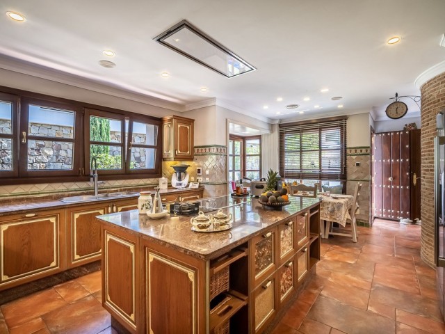 Villa con 7 Dormitorios  en Bahía de Marbella