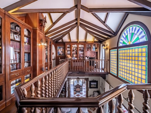 Villa con 7 Dormitorios  en Bahía de Marbella