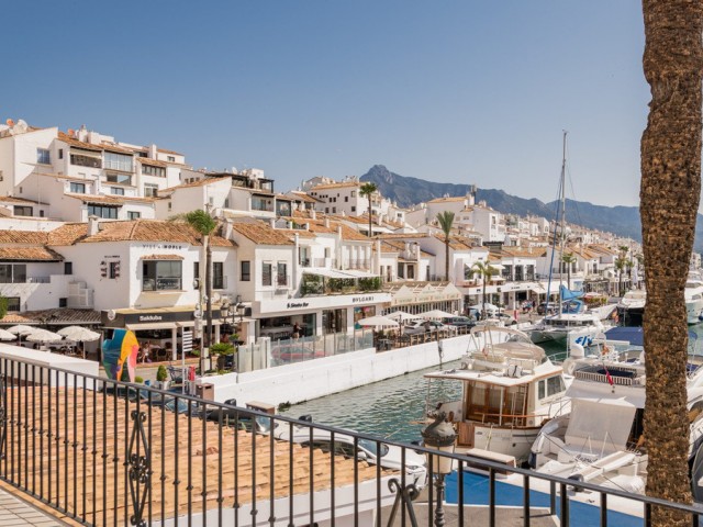 Appartement avec 2 Chambres  à Puerto Banús