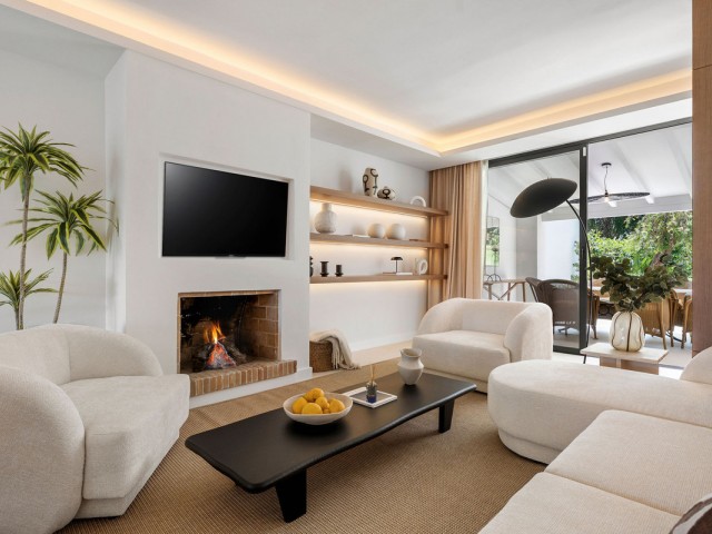 4 Bedrooms Townhouse in Nueva Andalucía