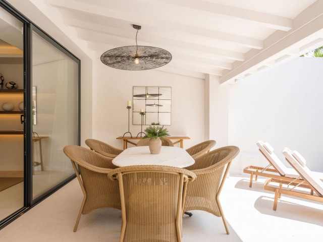 4 Bedrooms Townhouse in Nueva Andalucía
