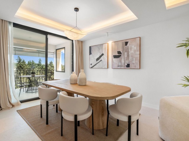 4 Bedrooms Townhouse in Nueva Andalucía