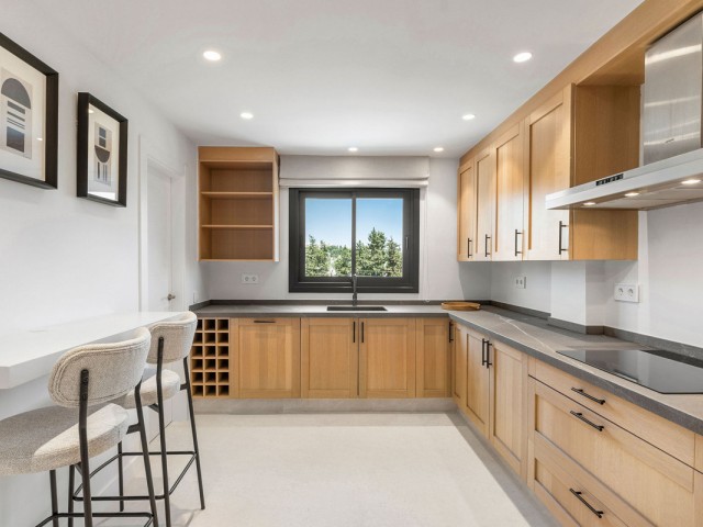 4 Bedrooms Townhouse in Nueva Andalucía